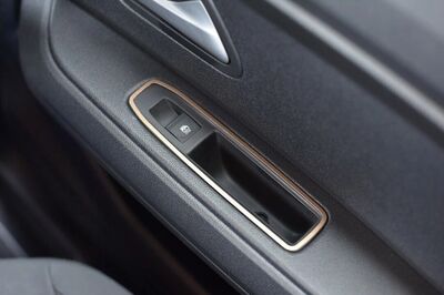 ENJOLIVEURS DE COMMANDES DE LEVE VITRES DACIA DUSTER III (2024+) DACIA BIGSTER (2025+)