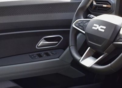 ENJOLIVEURS DE POIGNEES DE PORTES INTERIEURES DACIA DUSTER III (2024+) DACIA BIGSTER (2025+)