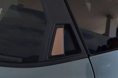 ENJOLIVEURS DE GACHES DE PORTES EXTERIEURES DACIA DUSTER III (2024+) DACIA BIGSTER (2025+)