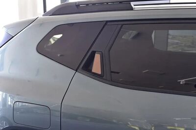 ENJOLIVEURS DE GACHES DE PORTES EXTERIEURES DACIA DUSTER III (2024+) DACIA BIGSTER (2025+)