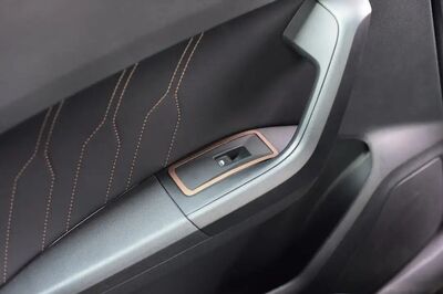 ENJOLIVEURS DE CONTOURS DE LEVE VITRES CUPRA ATECA (2017/2024)