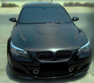 CAPOT EN FIBRE BMW SERIE 5 E60/E61 "AIR VENT M5 SPIRIT" (2003/2010)