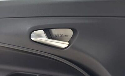 ENJOLIVEURS DE GACHES DE PORTES INTERIEURES ALFA ROMEO JUNIOR (2024+)