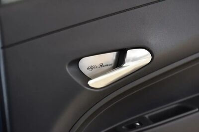 ENJOLIVEURS DE GACHES DE PORTES INTERIEURES ALFA ROMEO JUNIOR (2024+)