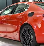 ENJOLIVEUR DE TRAPPE A ESSENCE EN CARBONE MASERATI GHIBLI (2013/2023)