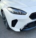 PAUPIERES DE PHARES BMW SERIE 1 F70 / BMW SERIE 3 GRAN COUPE F74 PIANO BLACK FINISH OU CARBONE LOOK (2024+)