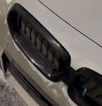 ENJOLIVEUR DE CALANDRE CENTRALE EN CARBONE BMW G42 COUPE (2021+)