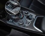 ENJOLIVEUR DE CONSOLE CENTRALE CARBONE ALFA ROMEO GIULIA / ALFA ROMEO STELVIO PHASE 2 (2020/2023)