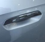 ENJOLIVEURS DE POIGNEES DE PORTES EN CARBONE BMW SERIE 2 G42 / M2 G87 (2023+) BMW SERIE 4 G22/G23 (2021+) BMW X1 U11 (2022+) BMW X2 U10 (202'+)