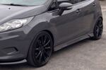 JEU DE BAS DE CAISSE FORD FIESTA MK7 5 PORTES STANDARD PIANO BLACK (2008/2017)
