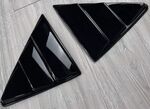 PRISES D'AIR DE VITRES ARRIERES TYPE "LOUVERS"  SEAT LEON 5F 5 PORTES "PIANO BLACK" (2012/2020)