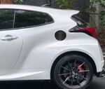 ENJOLIVEUR DE TRAPPE A ESSENCE EN CARBONE TOYOTA YARIS IV GR (2020+)