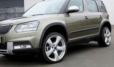 ENTOURAGES D'AILES BLACK MAT SKODA YETI OUTDOOR PHASE 2 (2014/2017)