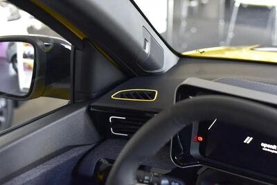 ENJOLIVEURS D'AERATEURS LATERAUX DE TABLEAU DE BORD RENAULT 5 E-TECH 'YELLOW POP'(2024+)