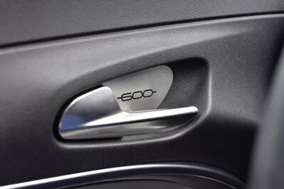 ENJOLIVEURS DE GACHES DE PORTES INTERIEURES FIAT 600/600E (2023+)
