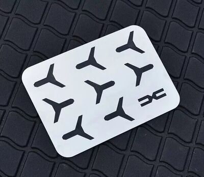 PLAQUE DE TAPIS ALU DACIA