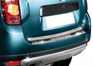 BAGUETTE DE COFFRE INFERIEURE CHROMEE DACIA DUSTER (2010/12-2017)