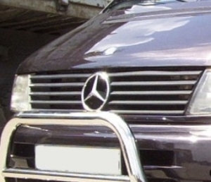 ENJOLIVEURS DE CALANDRE CHROMES MERCEDES VITO W638 (1996/2003)