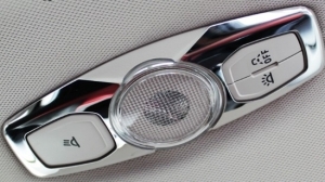 ENJOLIVEUR DE LAMPE DE COURTOISIE FORD FOCUS III (2011/2018)