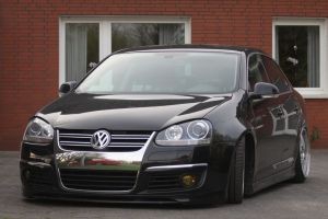 JEU D'AILES AVANT ADAPTABLES VW JETTA IV +2,5cm de large par coté (2003/2008)