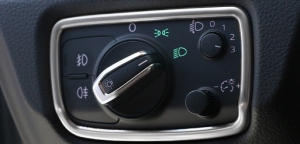 ENTOURAGE CHROME POUR COMMUTATEURS DE PHARES AUDI A3 8V (2012/2020)