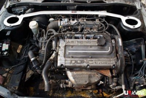 BARRE ANTI RAPPROCHEMENT AVANT SUPÉRIEURE MITSUBISHI LANCER EVO 1/2/3 (1992/1996)