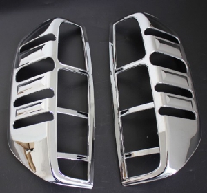 ENJOLIVEURS DE FEUX ARRIERES CHROMES NISSAN NAVARA D40 (2005/2014)