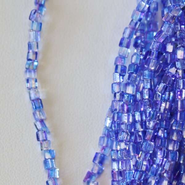 TRIANGULAR BEADS 2,5 x 2,5 MM MULTICOLOR PARMA