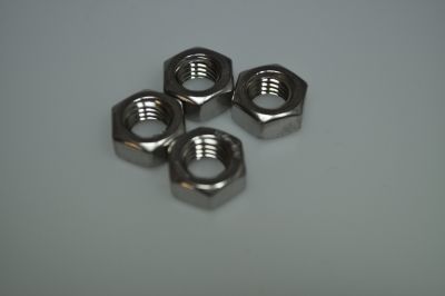 écrou de 4 vendue à l'unité