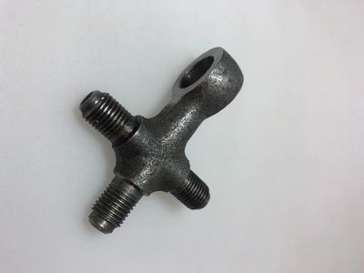 3-voice master cylinder outlet connection until April 1952