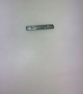 renfort central de fixation de commande de pare-brise