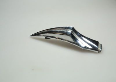 motif sur calandre BN (origine rechromée)