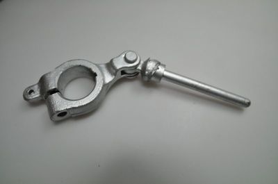 levier de commande du maitre-cylindre avec tige de poussée jusqu'à Février 1952