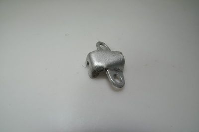 support de fixation du conduit au plateau