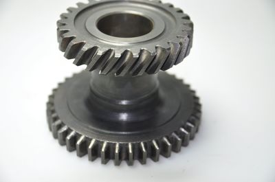 first and reverse speed layshaft pinion 26 and 39 cogs