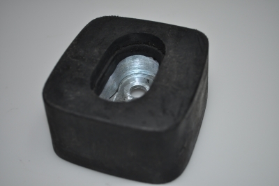 engine mounting rubber rear (before 1945)