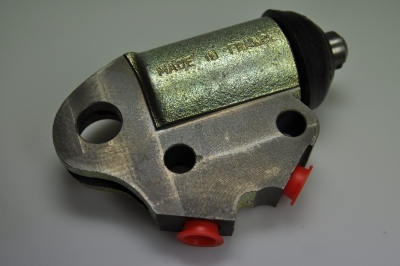 cylindre de frein inférieur avant gauche (fabrication française)