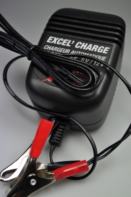 chargeur de maintenance 6/12volts, entretien et prolonge la vie de votre batterie
