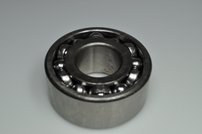 roulement à billes avant de l'arbre du train intermédiaire