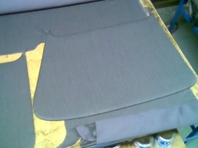 garnitures de portes 11BL de 52 gris rayé sans skai prêt à poser montées sur panneaux (les quatres)