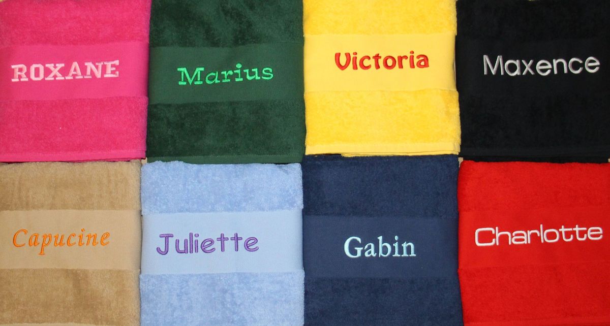 Serviette de bain brodée - 140x70 personnalisée avec prénom de votre choix Serviette de bain brodée - 140x70 personnalisée avec prénom de votre choix