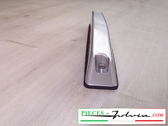 Volant CUIR NEUF AUDI A6 C6 A4 B7 Q7 S-LINE FOND PLAT bande noire Volant CUIR NEUF AUDI A6 C6 A4 B7 Q7 S-LINE FOND PLAT bande noire