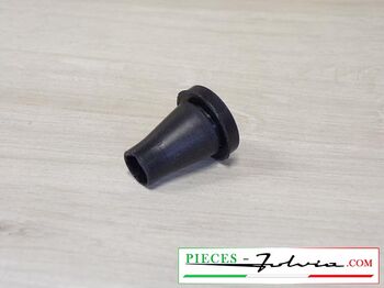 Passe fils caoutchouc pour cuvelages de pahes Fulvia COUPE