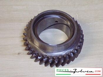 3rd speed gear on primary shaft  Lancia Fulvia 1300 series 2-3