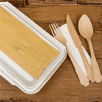 Set de couvert en bois Classic 4/1 fourchette couteau cuillère et serviette en sachet kraft individuel 20 cm - pack de 100 unités