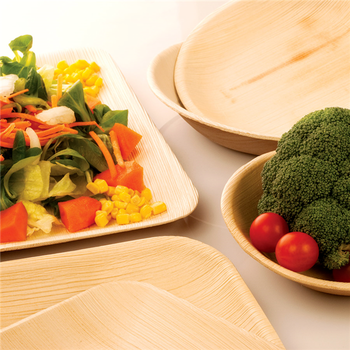 Plateau rectangulaire en feuille de palmier 22.5 x 14.5 x3(h) cm - carton de 200 unités