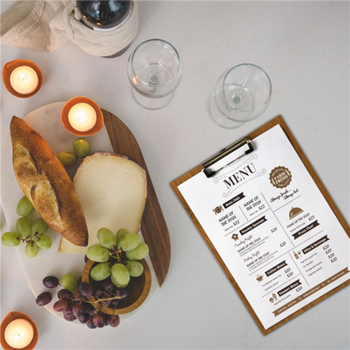 Planche porte menu A4 en bambou avec pince - pack de 10 unités