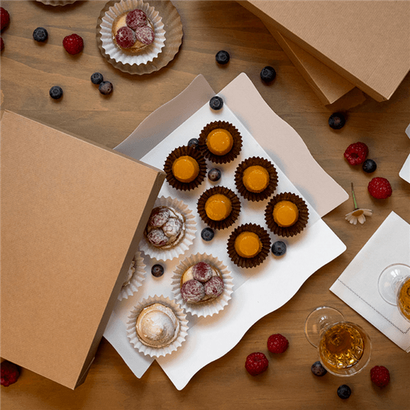 Plateau de transport avec couvercle MARRON 32x27x4.5(h) cm - carton de 150 unités