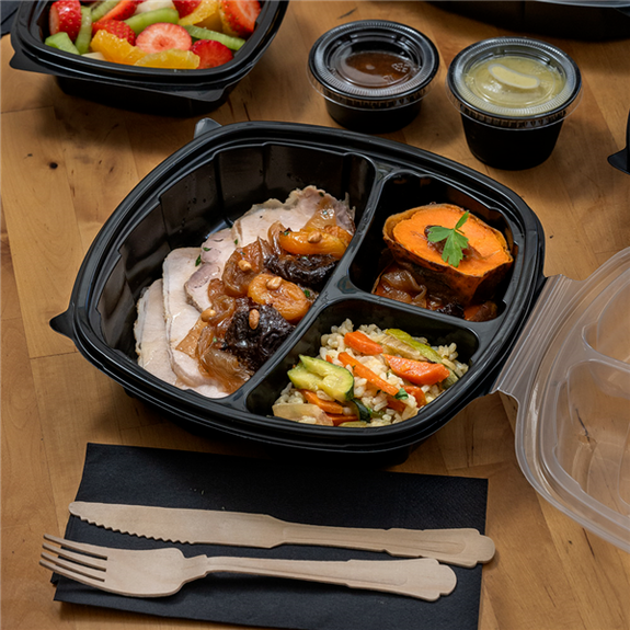 Barquette 3 compartiments micro-ondable noir et couvercle transparent en PP 1370 ml - 24.9 x 25.8 x 7.2 cm - carton de 100 unités