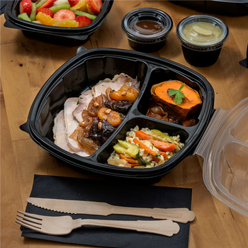 Barquette 3 compartiments micro-ondable noir et couvercle transparent en PP 1370 ml - 24.9 x 25.8 x 7.2 cm - carton de 100 unités